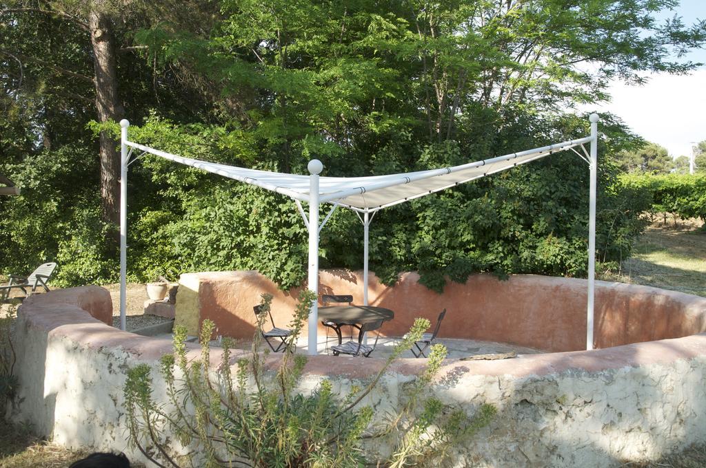 Le Petit Bacalan Villa Mormoiron Rum bild