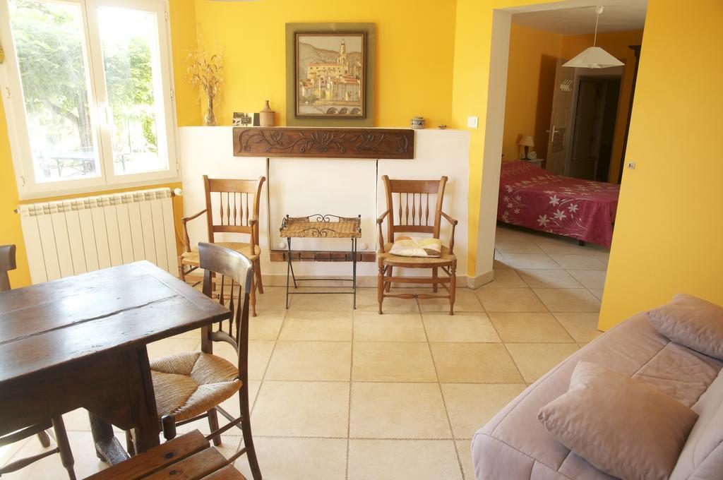 Le Petit Bacalan Villa Mormoiron Rum bild